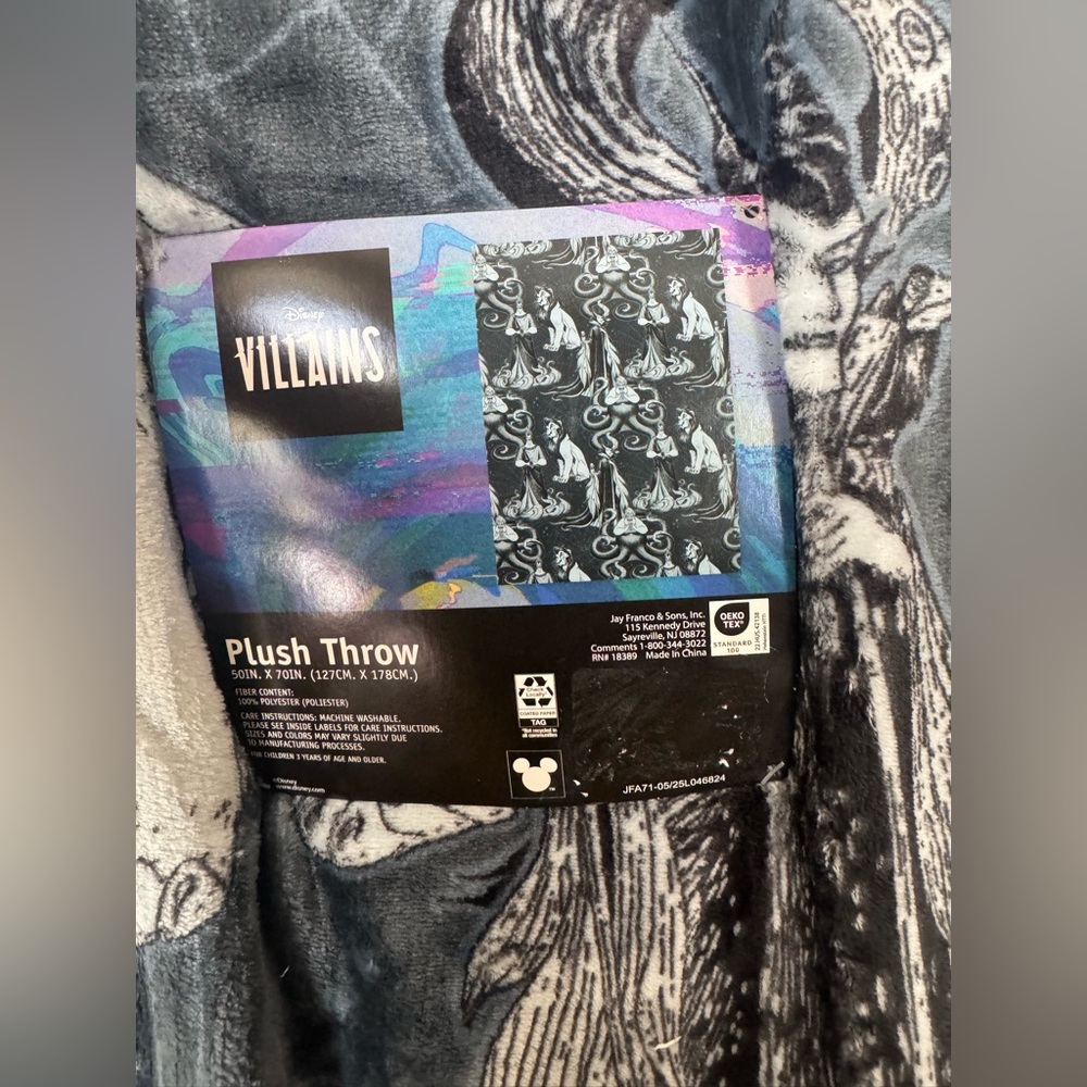 Disney Villains Black and Gray Plush Throw 50x70 BNWT - Picture 4 of 4